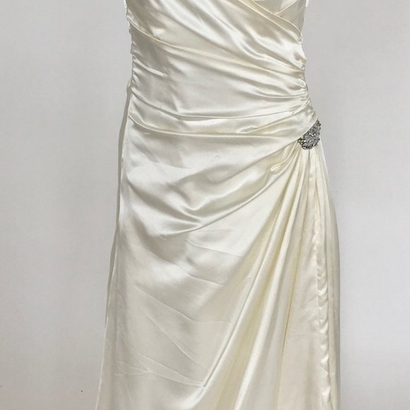 Sophia Tolli Size 06 Ivory A-Line Wedding Gown - Picture 10 of 10